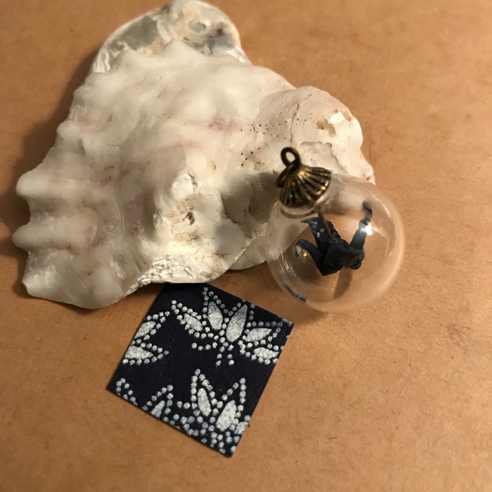 Handmade✨ Japanese Origani Crane in a Jar Pendant - Picture 4 of 5